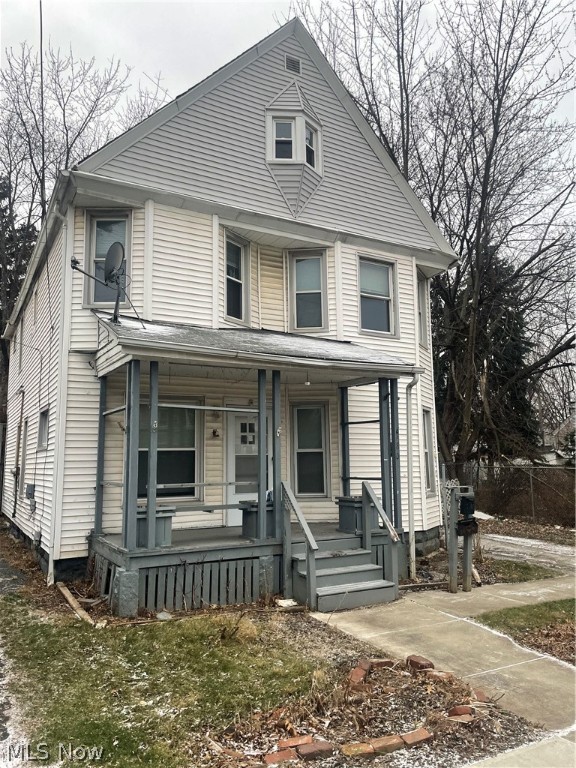 Completely renovated 2 bedroom apartment in Clevelands West Boulevard neighborhood. Freshly painted, with new flooring, fridge and range included.Rental requirements:Credit score of 600+. 500 - 600 is considered conditional.Less than 3 items in collections, excluding student loan and medical. Monthly income of 2.5 times the amount of the monthly rent.Thorough Eviction Check. $50 Non Refundable App Fee for all Adults who will be occupying the property.Applications can only be completed online.Typical Security Deposit equivalent to one months rent, pending results of background checks. Tenants must have the electric and gas transferred into their name and obtain renters insurance prior to receiving keys to the property.