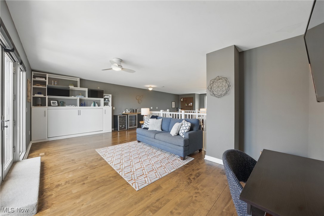 Cleveland, Ohio 44113, United States, 2 Bedrooms Bedrooms, ,3 BathroomsBathrooms,Residential,Active,189974