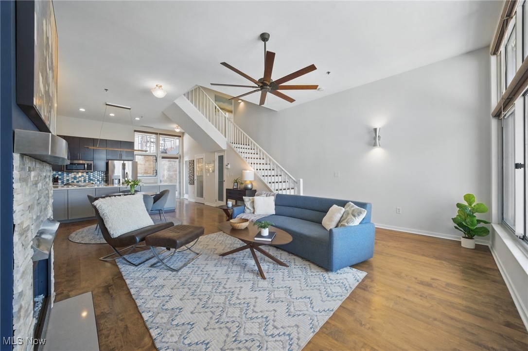 Cleveland, Ohio 44113, United States, 2 Bedrooms Bedrooms, ,3 BathroomsBathrooms,Residential,Active,189974