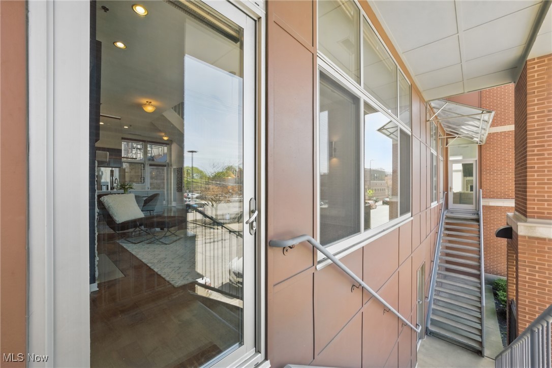 Cleveland, Ohio 44113, United States, 2 Bedrooms Bedrooms, ,3 BathroomsBathrooms,Residential,Active,189974