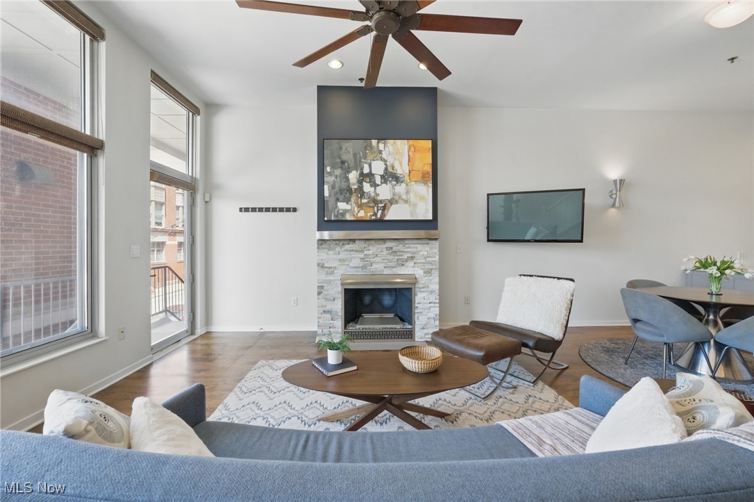 Cleveland, Ohio 44113, United States, 2 Bedrooms Bedrooms, ,3 BathroomsBathrooms,Residential,Active,189974