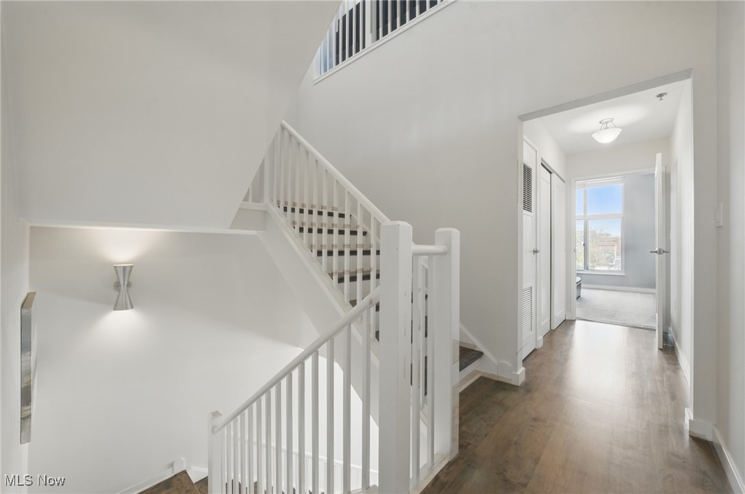 Cleveland, Ohio 44113, United States, 2 Bedrooms Bedrooms, ,3 BathroomsBathrooms,Residential,Active,189974