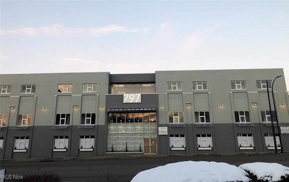 797 E Market Street