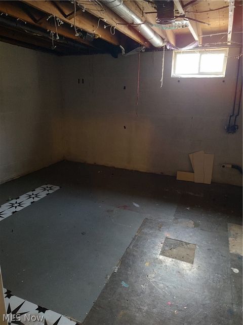 Tiny photo for 317 S King Street, West Lafayette, OH 43845 (MLS # 5187032)