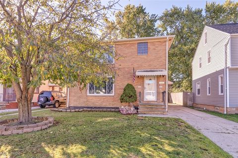 8221 Pelham Drive Parma OH 44129