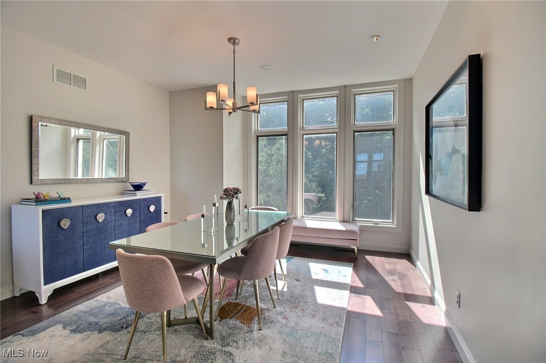 2339 Edgehill Road