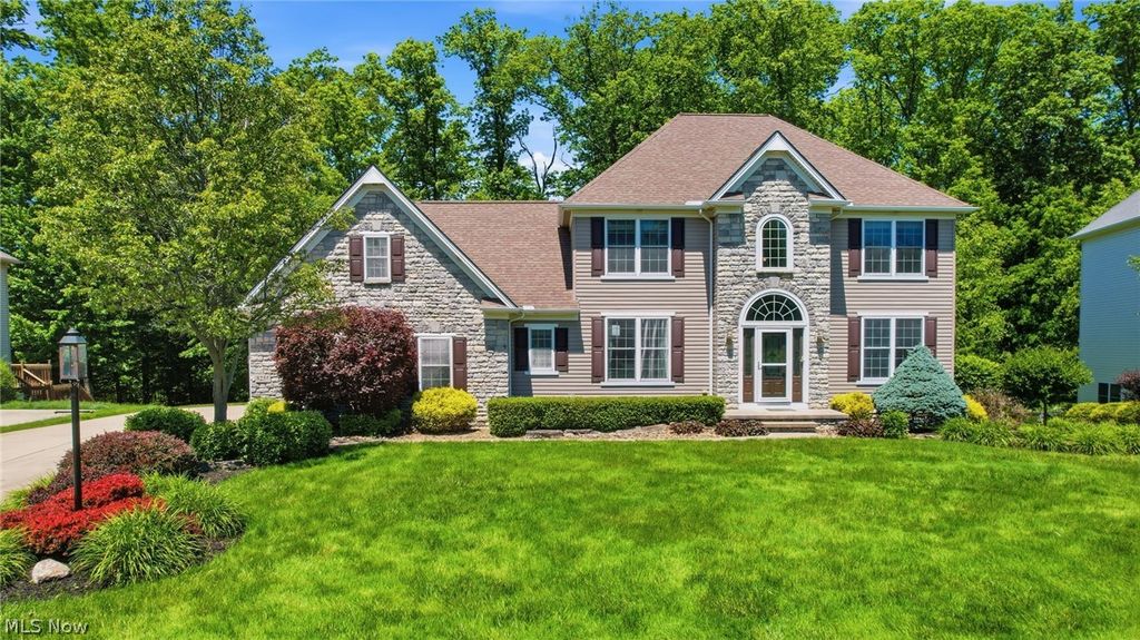 Photo of 8255 Hemingway Lane, Concord Township, OH 44060 (MLS # 5214776)