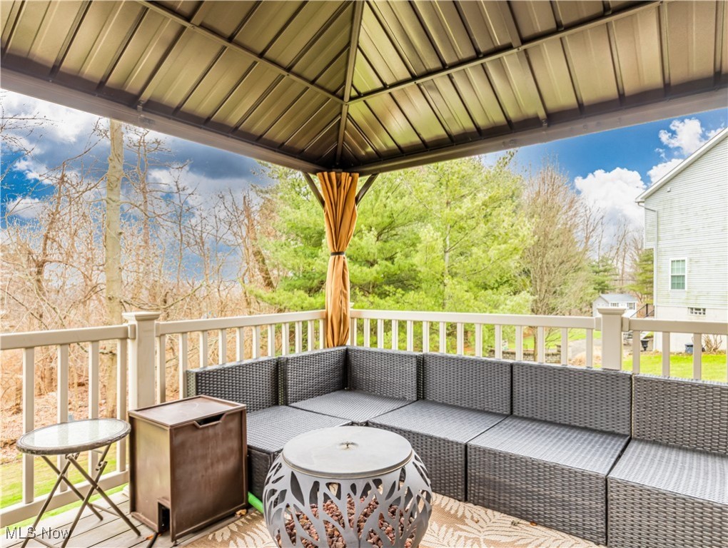 Copley, Ohio 44321, United States, 4 Bedrooms Bedrooms, ,4 BathroomsBathrooms,Residential,Contingent,79531