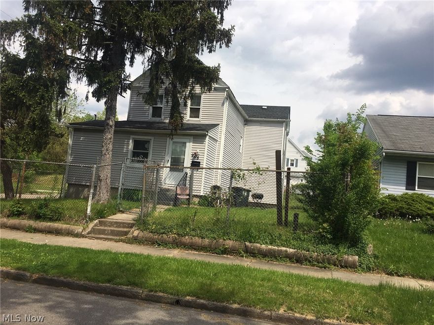 This colonial has vinyl siding and a fenced yard. Sited on a corner lot. Tenant occupied. Requires 48 hour notice.