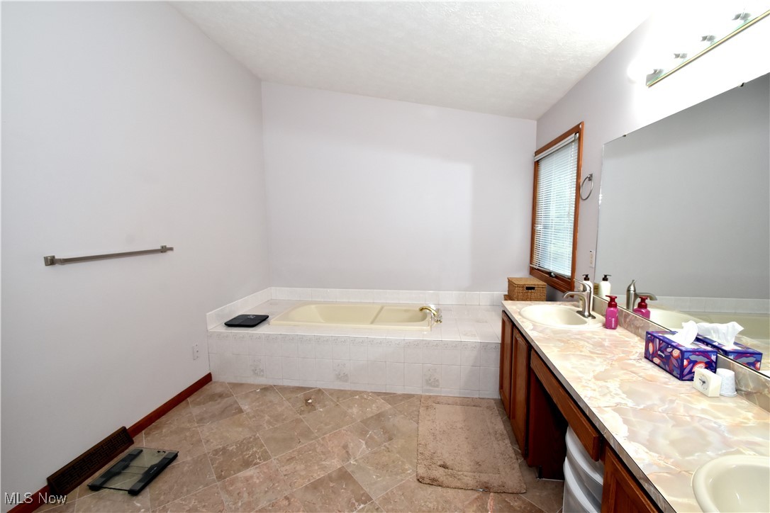 519 Quail Run Drive, Broadview Heights, Ohio image 28