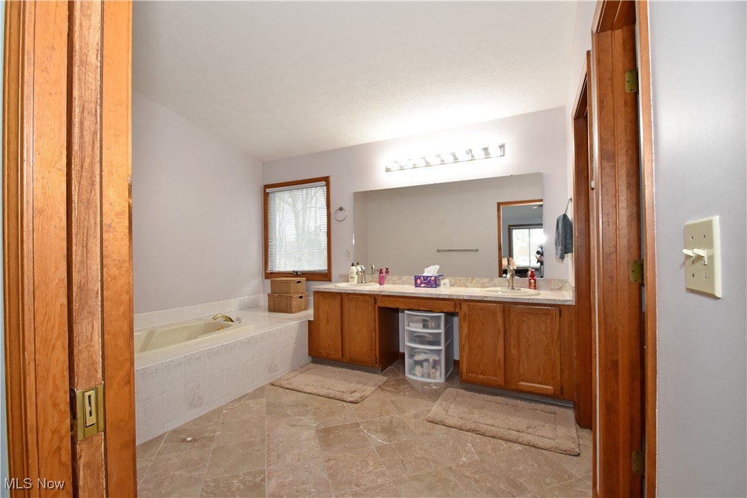 519 Quail Run Drive, Broadview Heights, Ohio image 27