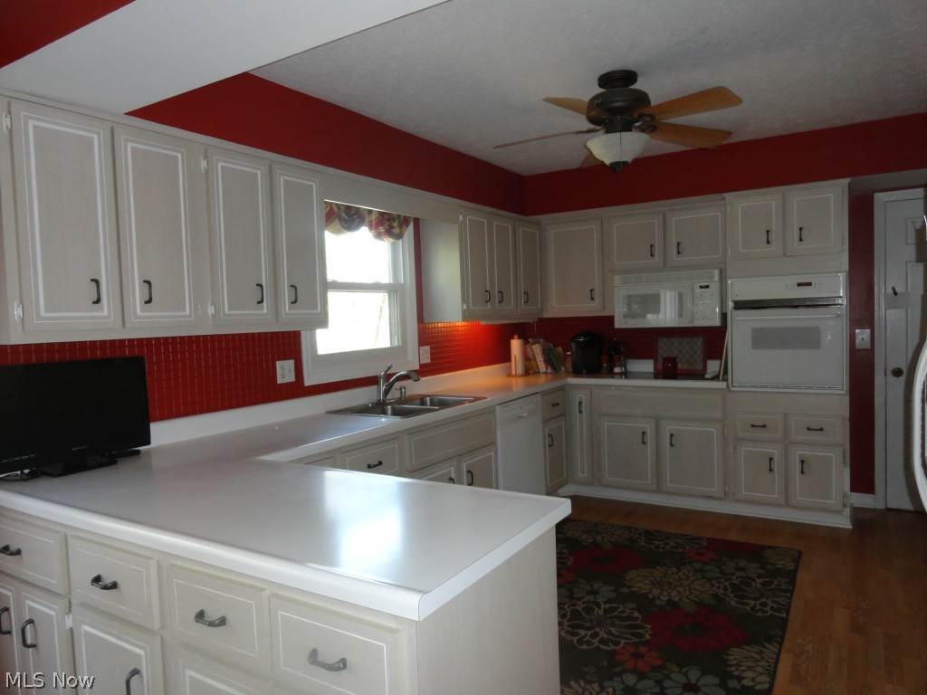 Chagrin Lakes Club - Residential Lease