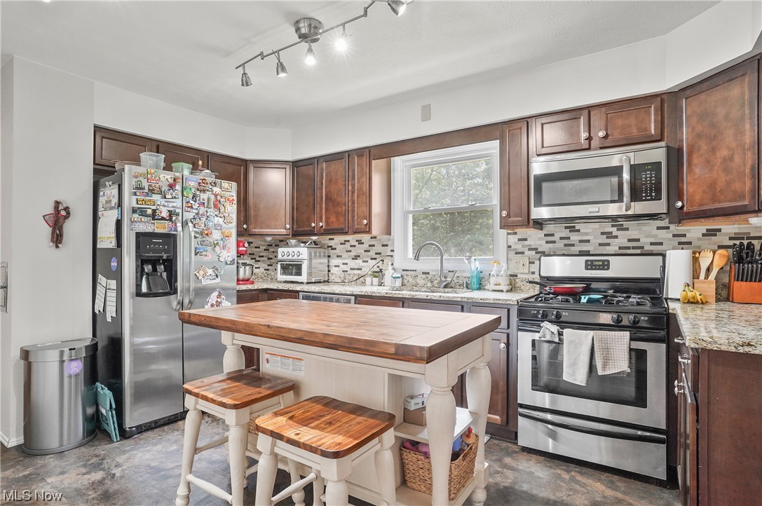 Revere Manor - Residential Lease