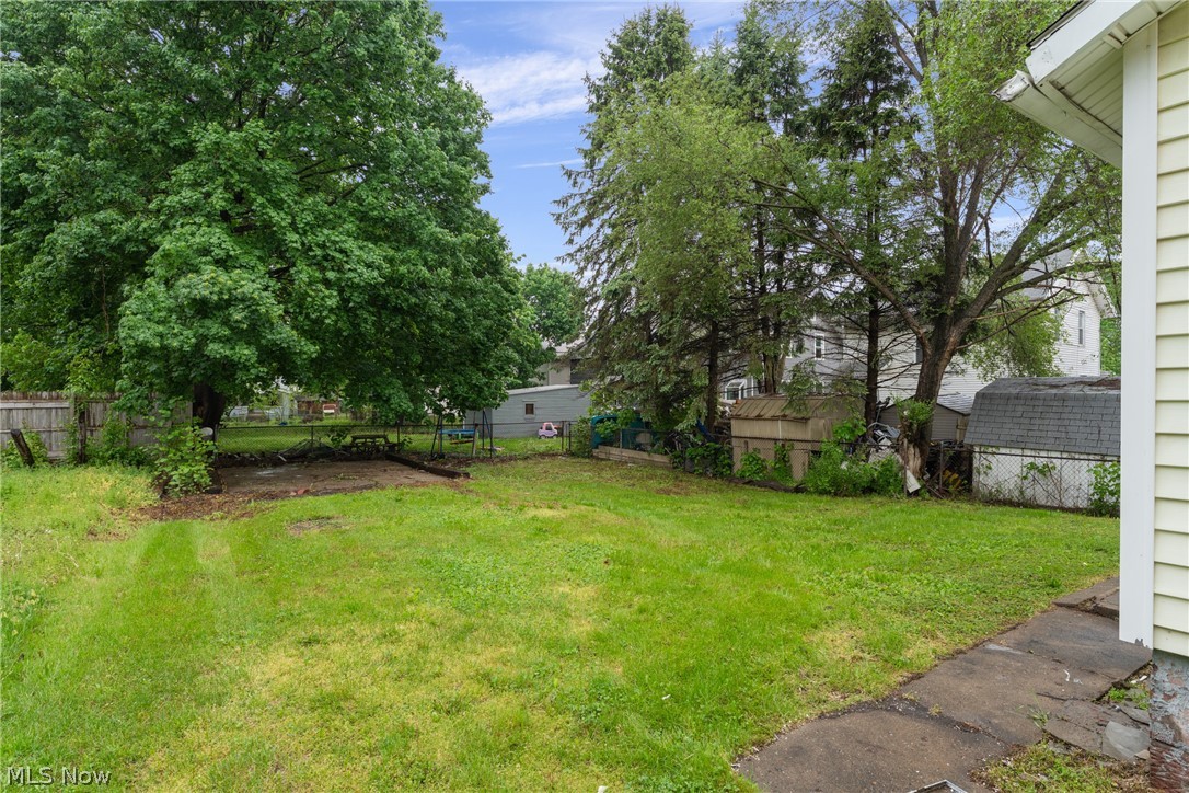 329 Girard Avenue NE