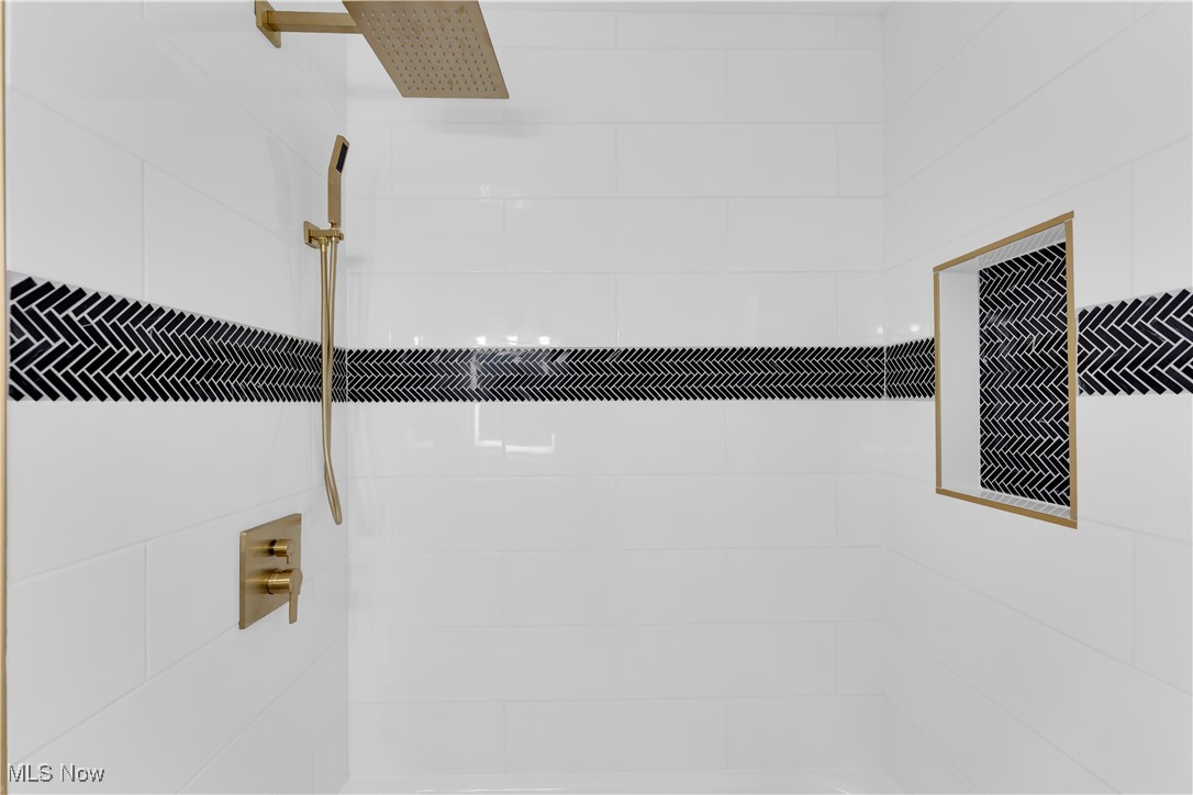 Euclid Colony Homes 02 - Residential