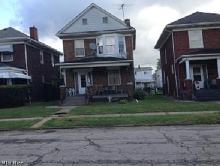 ABSOLUTE REAL ESTATE AUCTION THURS. SEPT 25 @ 6 pm; AUCTION TO BE HELD AT 2728 SUNSET BLVD., EM MEDIA BLDG. $1,000 DEPOSIT DAY OF AUCTION.  TWO STORY, 3 BR HOME, USED AS INCOME PRODUCING PROPERTY. PRESENTLY RENTED $500.00 PER MONTH.