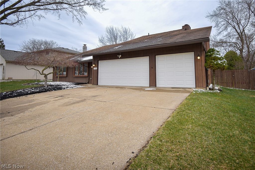 Photo of 17134 Rabbit Run Drive, Strongsville, OH 44136 (MLS # 5178066)