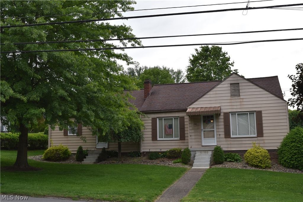 Photo of 132 N Sugar Street, St Clairsville, OH 43950 (MLS # 5212559)