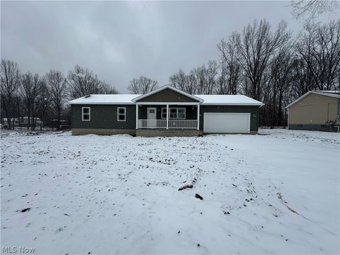 Photo of 24 Maranatha Drive, Youngstown, OH 44505 (MLS # 5190024)