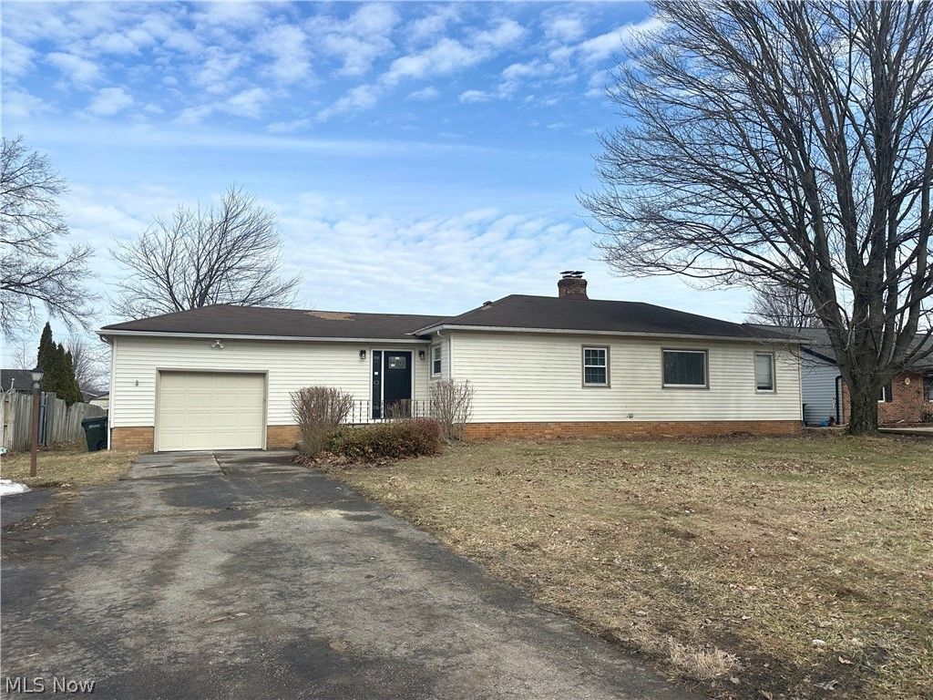 Photo of 13960 W Sprague, Middleburg Heights, OH 44130 (MLS # 5187701)