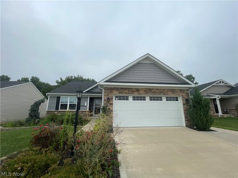 Homes For Sale - 6913 Gauntlet Street<br/> Massillon, OH 44646
