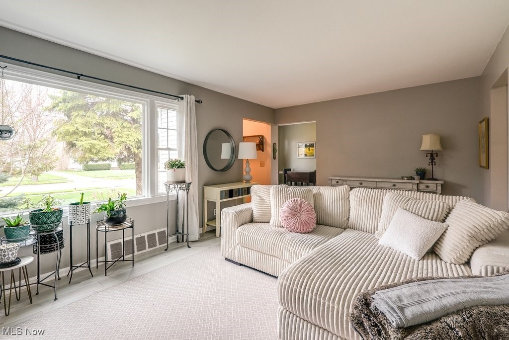 Lyndhurst, Ohio 44124, United States, 3 Bedrooms Bedrooms, ,1 BathroomBathrooms,Residential,Pending,110061