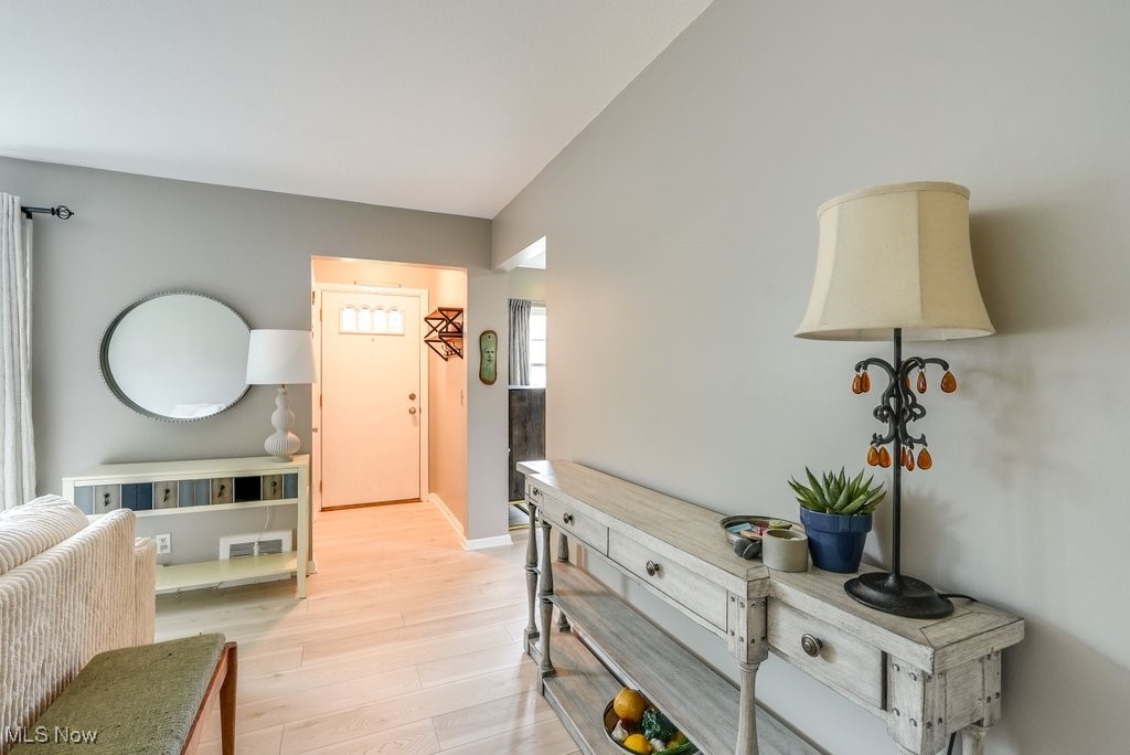 Lyndhurst, Ohio 44124, United States, 3 Bedrooms Bedrooms, ,1 BathroomBathrooms,Residential,Pending,110061