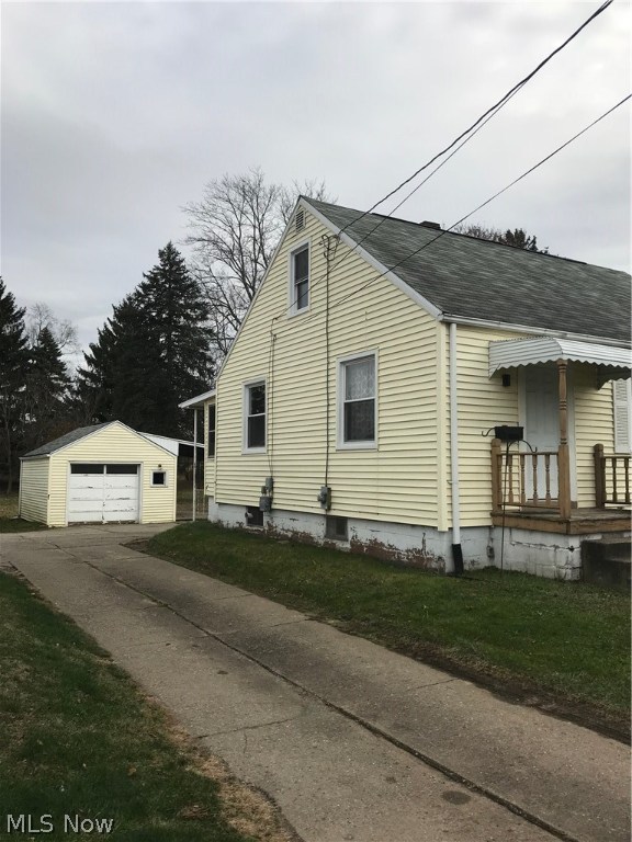 J M Bergolds - Residential