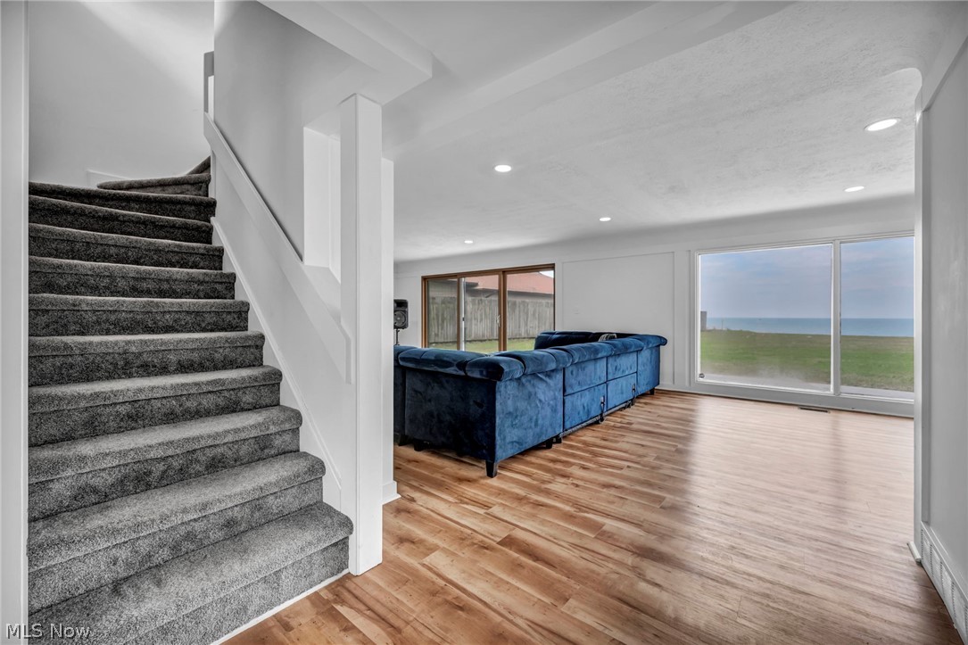 32321 Lake Shore Boulevard