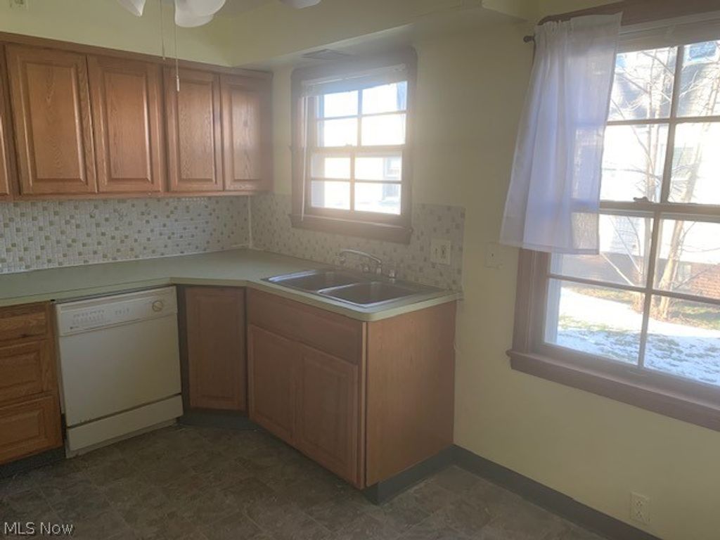 Photo of 5886 State Road, Parma, OH 44134 (MLS # 5226230)