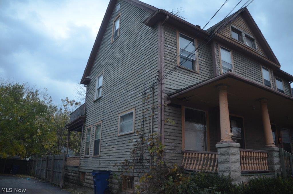 Gates & Bush - Residential Income