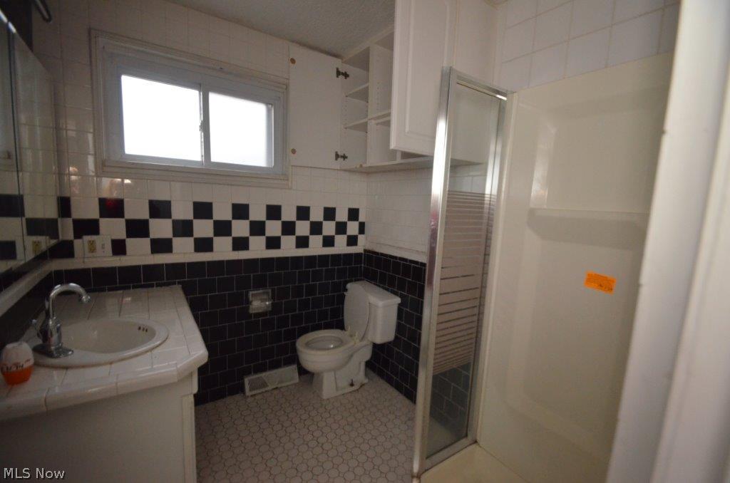 Gates & Bush - Residential Income