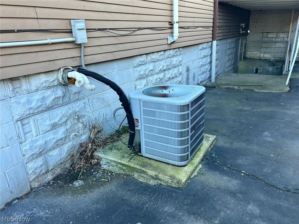 Lake Breeze - Commercial Sale