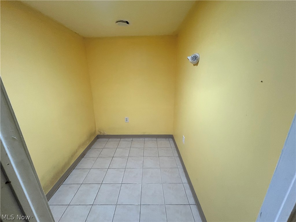 Lake Breeze - Commercial Sale