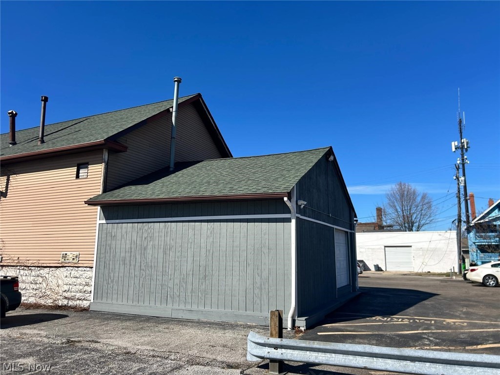 Lake Breeze - Commercial Sale