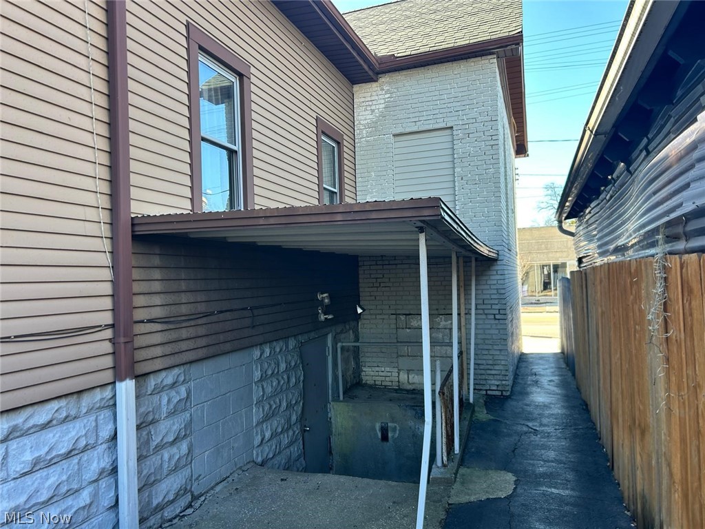 Lake Breeze - Commercial Sale