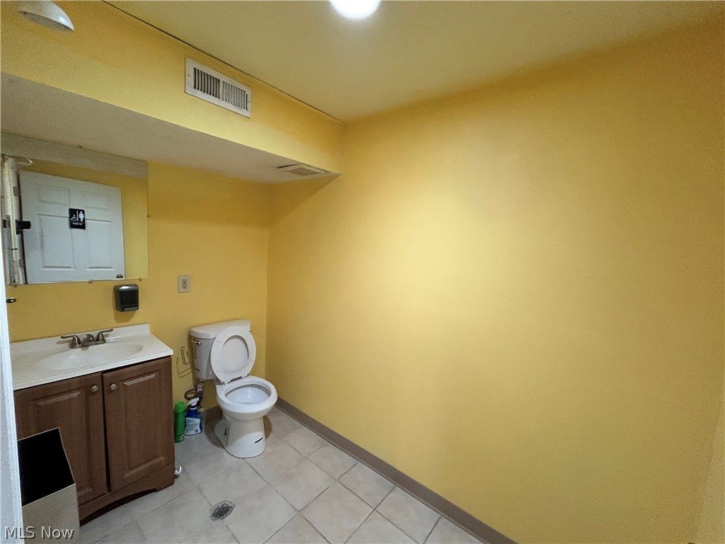 Lake Breeze - Commercial Sale