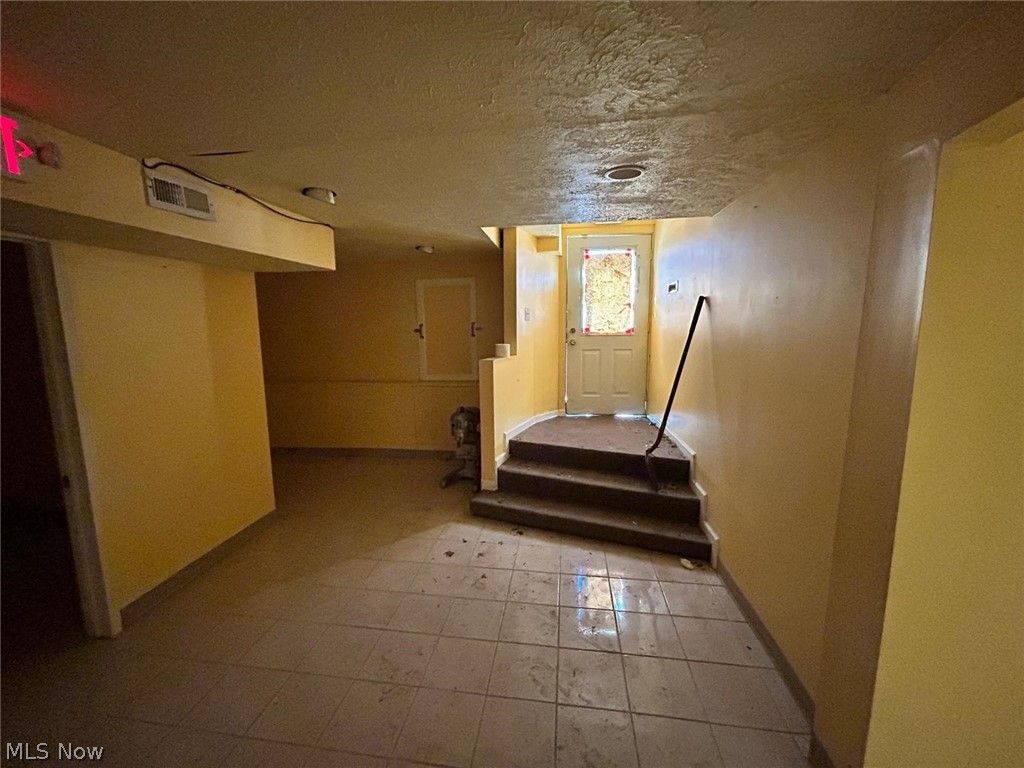 Photo of 669 E 185th Street E, Euclid, OH 44119 (MLS # 5192188)