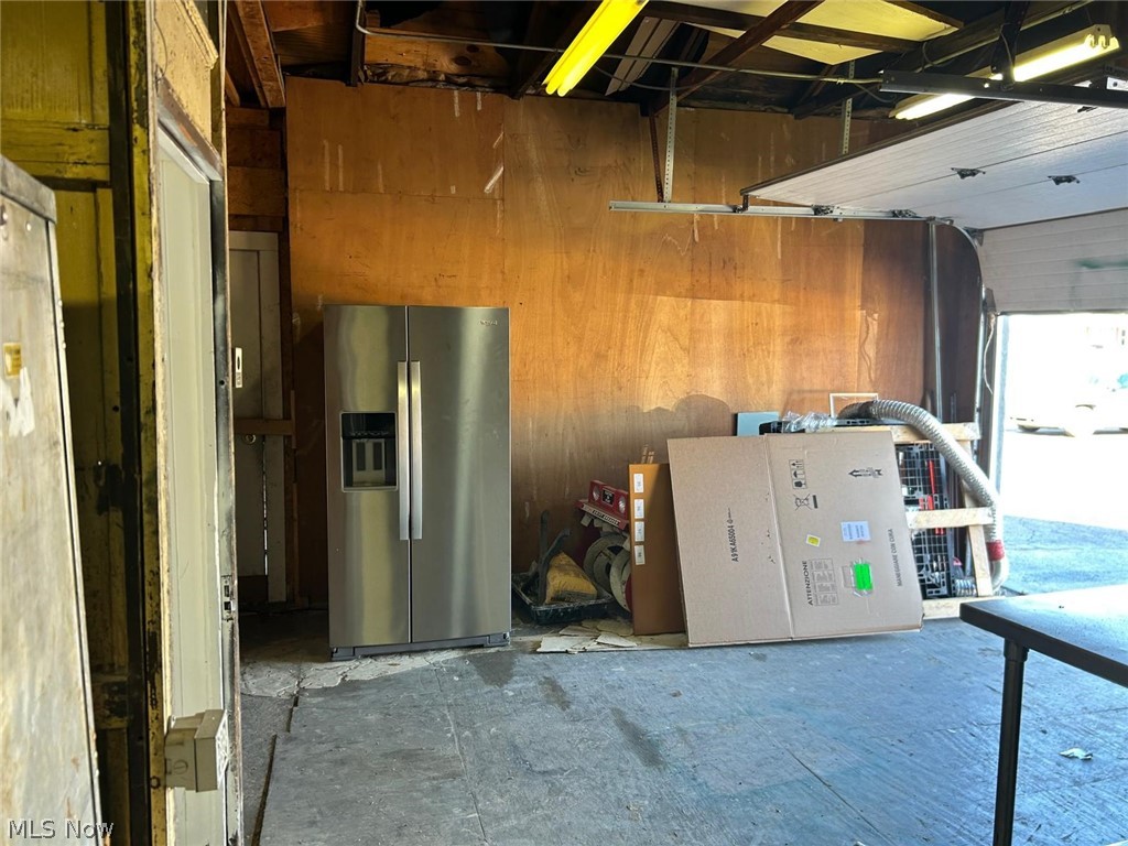 Lake Breeze - Commercial Sale