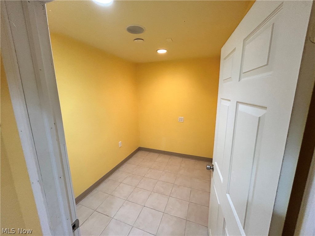Lake Breeze - Commercial Sale
