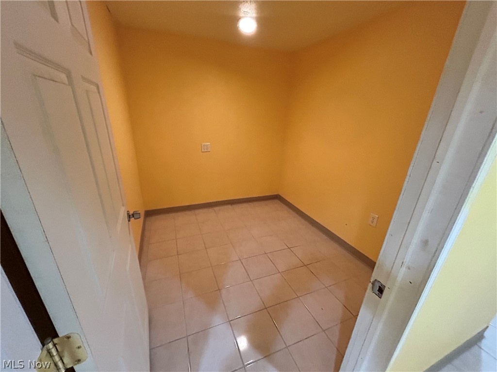 Lake Breeze - Commercial Sale