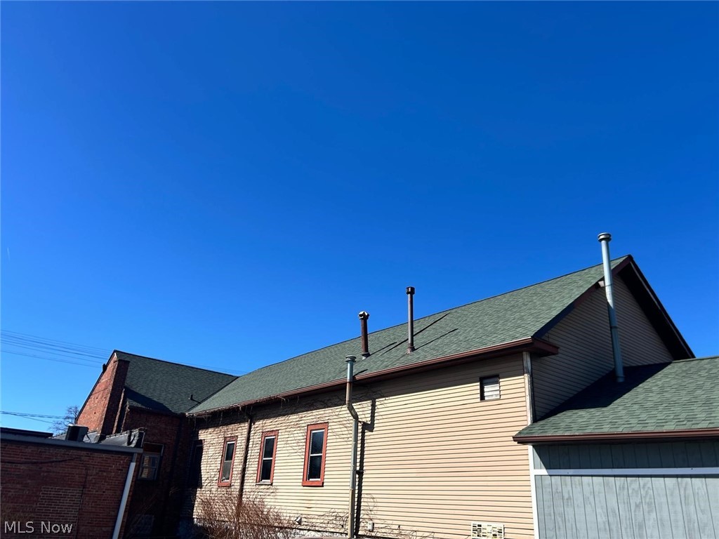Lake Breeze - Commercial Sale