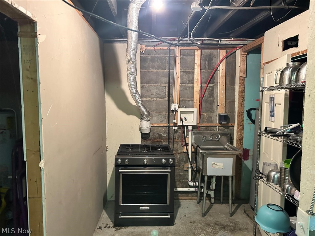 Lake Breeze - Commercial Sale