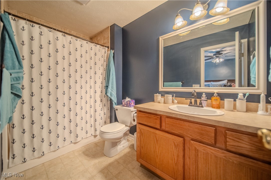 1833 Wood Creek Circle, Massillon, Ohio image 25
