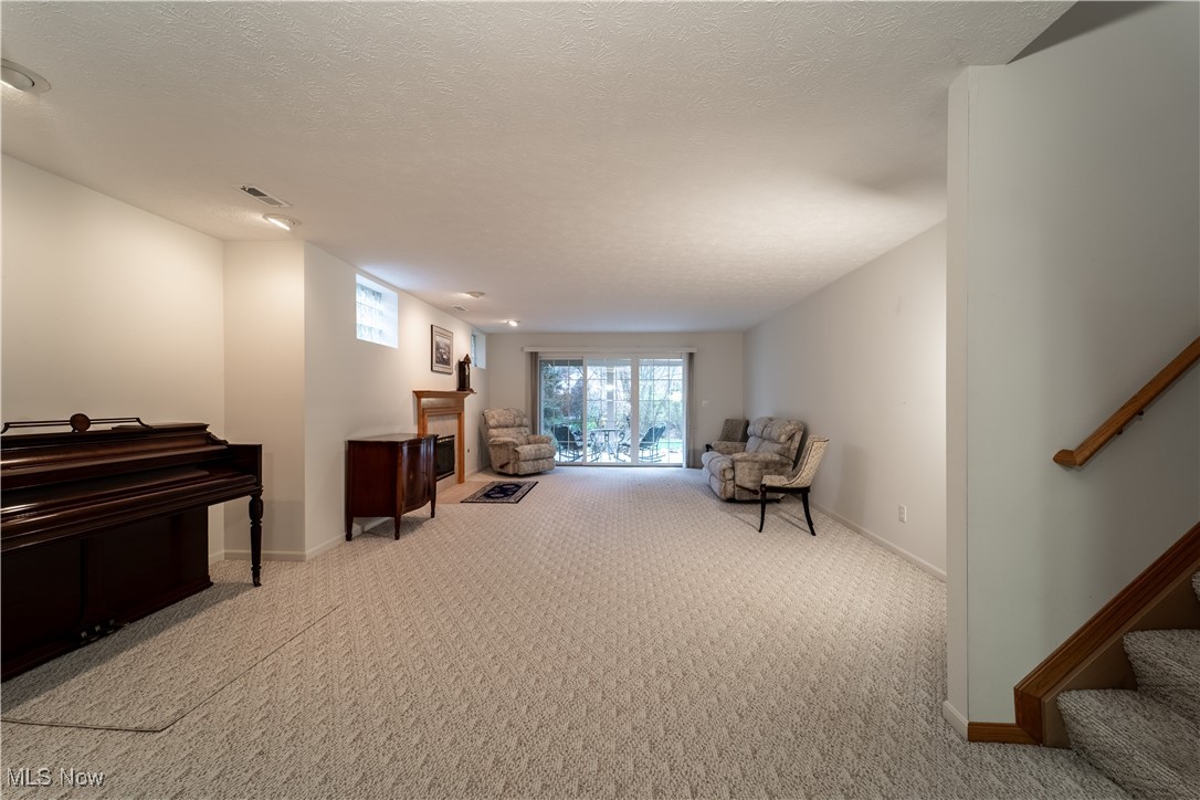 Woodbury Condo - Residential