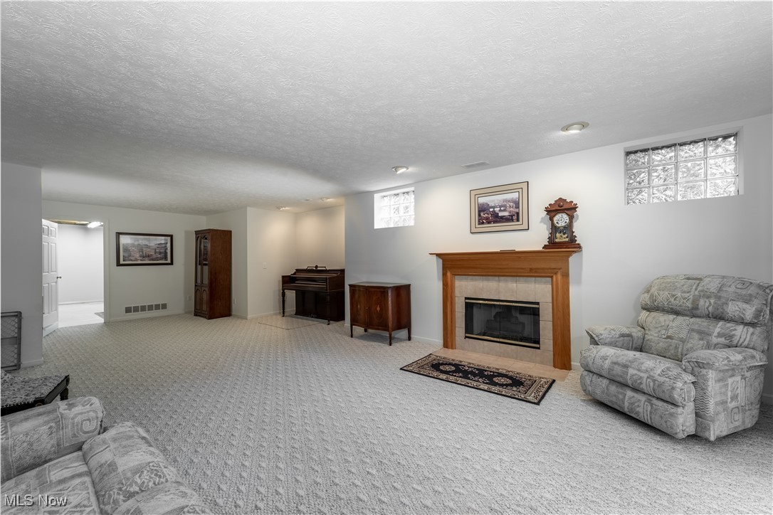 Woodbury Condo - Residential