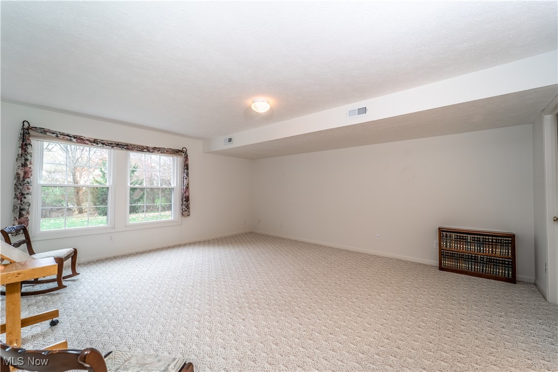 Woodbury Condo - Residential