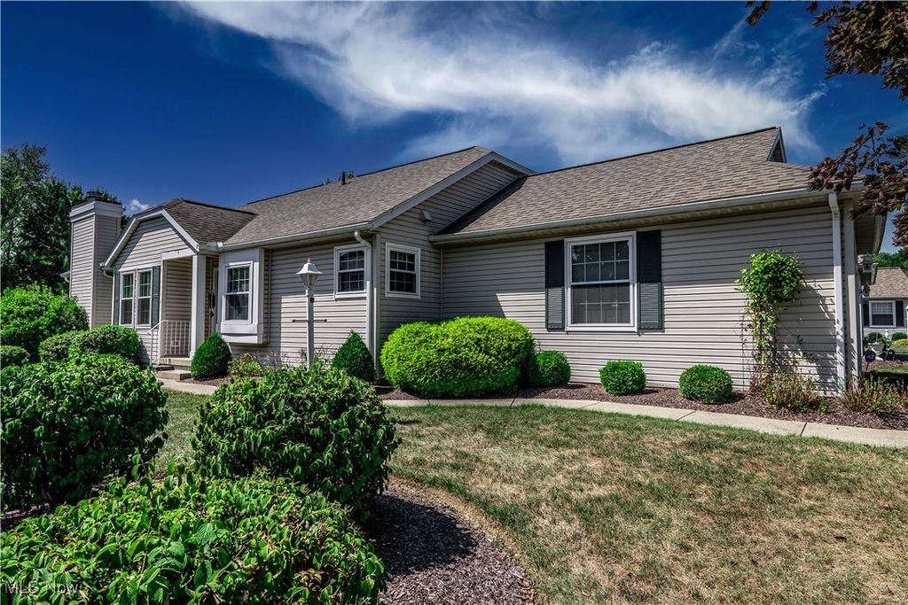 Photo of 3788 Woodbury Oval, Stow, OH 44224 (MLS # 5155147)