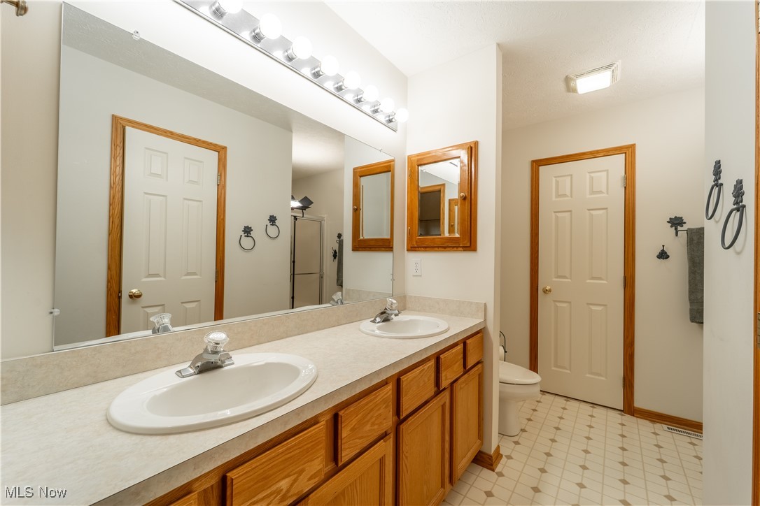 Woodbury Condo - Residential