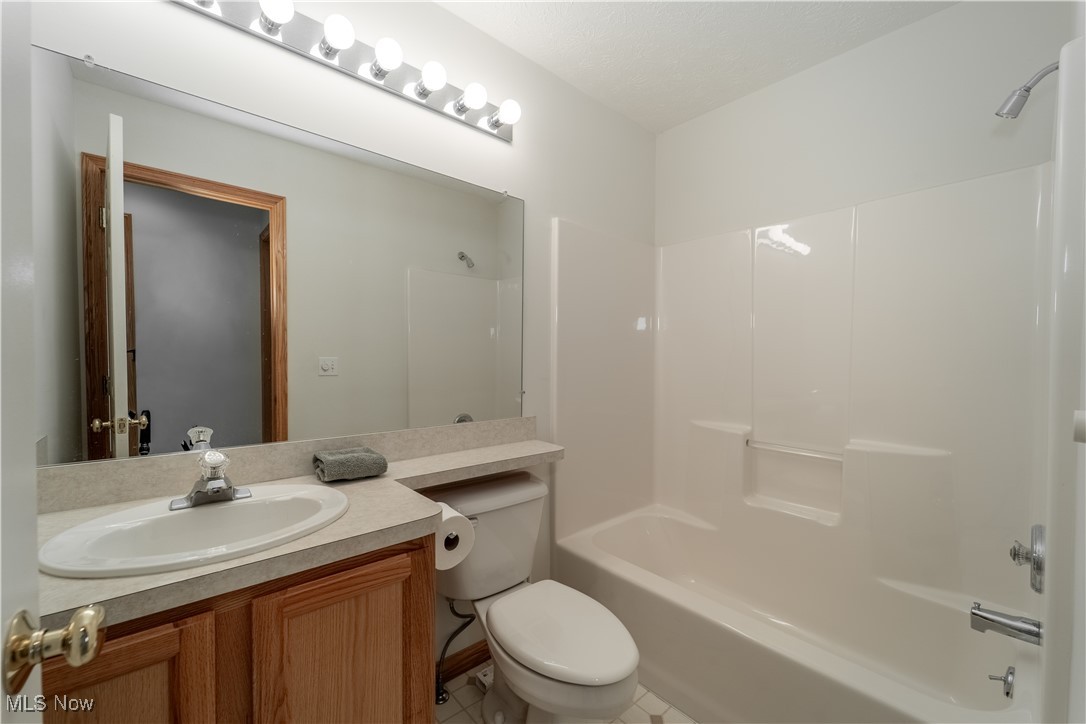 Woodbury Condo - Residential